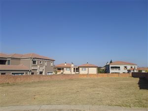 499 m² Land available in Blue Valley Golf Estate