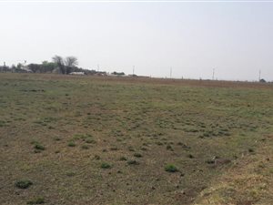 1214 m² Land available in Riversdale