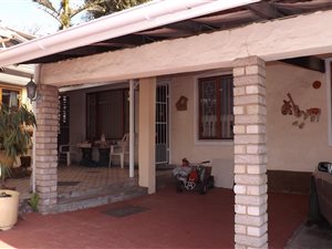 4 Bed House in Hillary