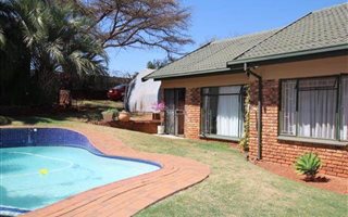 3 Bedroom House in Pierre van Ryneveld