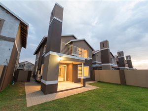 3 Bed Townhouse in Hillside