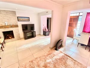3 Bed House in Strandfontein