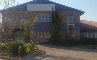 150 m² Commercial space in Senderwood