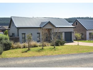 3 Bed House in St Johns Village