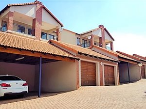 3 Bed Apartment in Country View Estate