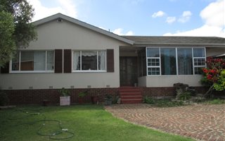 4 Bedroom House in Sunny Ridge