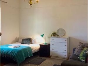 3 Bed House in Brixton