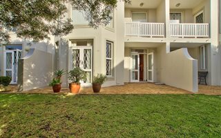 3 Bedroom Apartment in Vredehoek