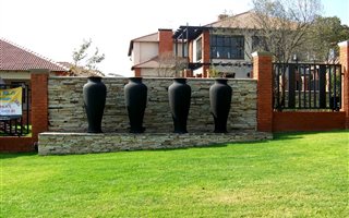 2 Bedroom Apartment in Modderfontein