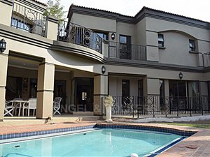 4 Bed House in Maroeladal