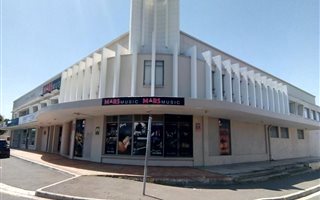 394 m² Commercial space in Bergvliet