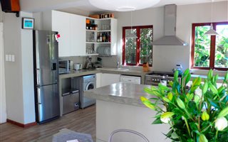 2 Bedroom House in Parktown North