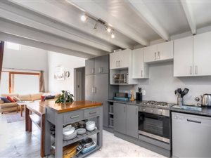2 Bedroom Apartment in Melrose Estate