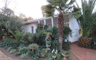 5 Bedroom House in Universitas
