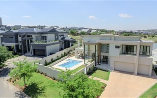 4 Bedroom House in Waterfall Country Estate