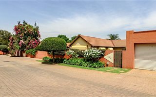 3 Bedroom Townhouse in Bromhof