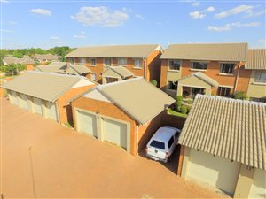 4 Bed Duplex in Mooikloof Ridge