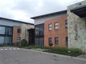 472 m² Office Space in Paulshof