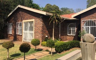3 Bedroom House in Rooihuiskraal