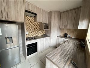 6 Bed House in Ravensklip