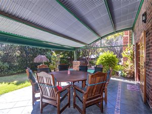 4 Bed House in Hurlingham Manor