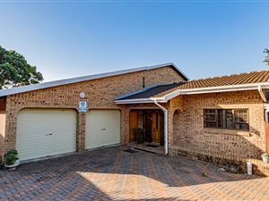 4 Bed Townhouse in Amanzimtoti
