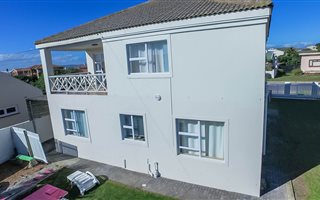 3 Bedroom House in Yzerfontein
