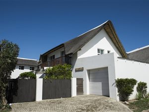 4 Bed House in Cape St Francis