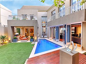 4 Bed House in Dunkeld West