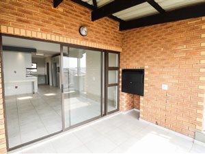 2 Bed Apartment in Jansen Park