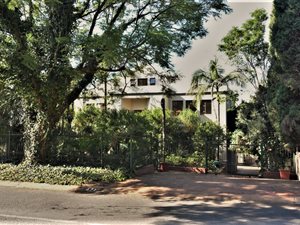6 Bed House in Lukasrand