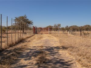 2 ha Land available in Myngenoegen AH