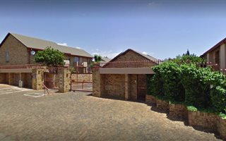 2 Bedroom Apartment in Zwartkop