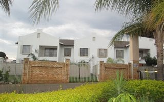 2 Bedroom Apartment in Waterval East