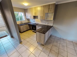 2 Bed House in Rooihuiskraal North