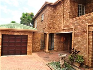 2 Bed Apartment in Radiokop