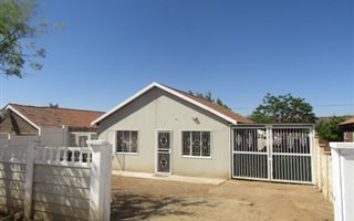 2 Bedroom House in Lotus Gardens