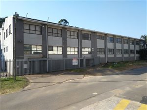1963 m² Industrial space in Mayville