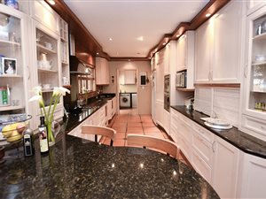 4 Bedroom House in Durbanville Hills
