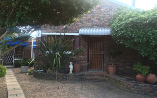 4 Bedroom House in Ottery