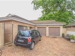3 Bedroom Townhouse in George South