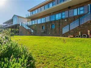 6 Bed House in Dana Bay