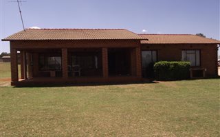 2.7 ha Farm in Tarlton