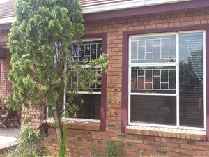 3 Bed Flat in Amberfield Crest
