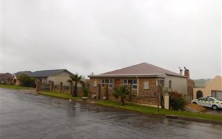 5 Bedroom House in Caledon