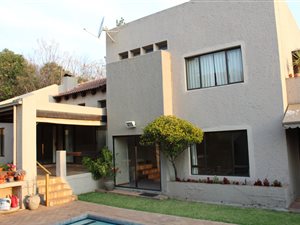 4 Bed Cluster in Bryanston East