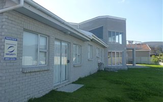 4 Bedroom House in Franskraalstrand