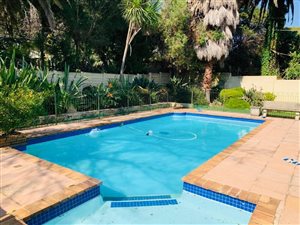 5 Bed House in Orchards