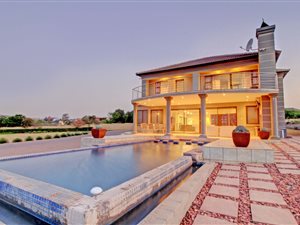 6 Bed House in Mooikloof Heights