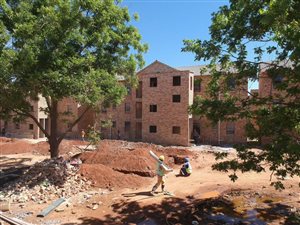 3 Bed Townhouse in Grobler Park